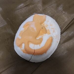 Lush Up The Wooden Hill Emotibomb